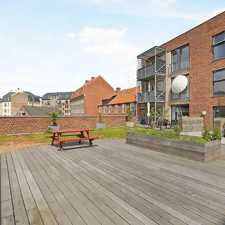 New City Next To Mall, Cafes And Near Station Apartment *