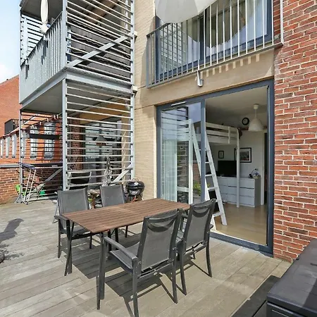 Apartment New City Next To Mall, Cafes And Near Station *